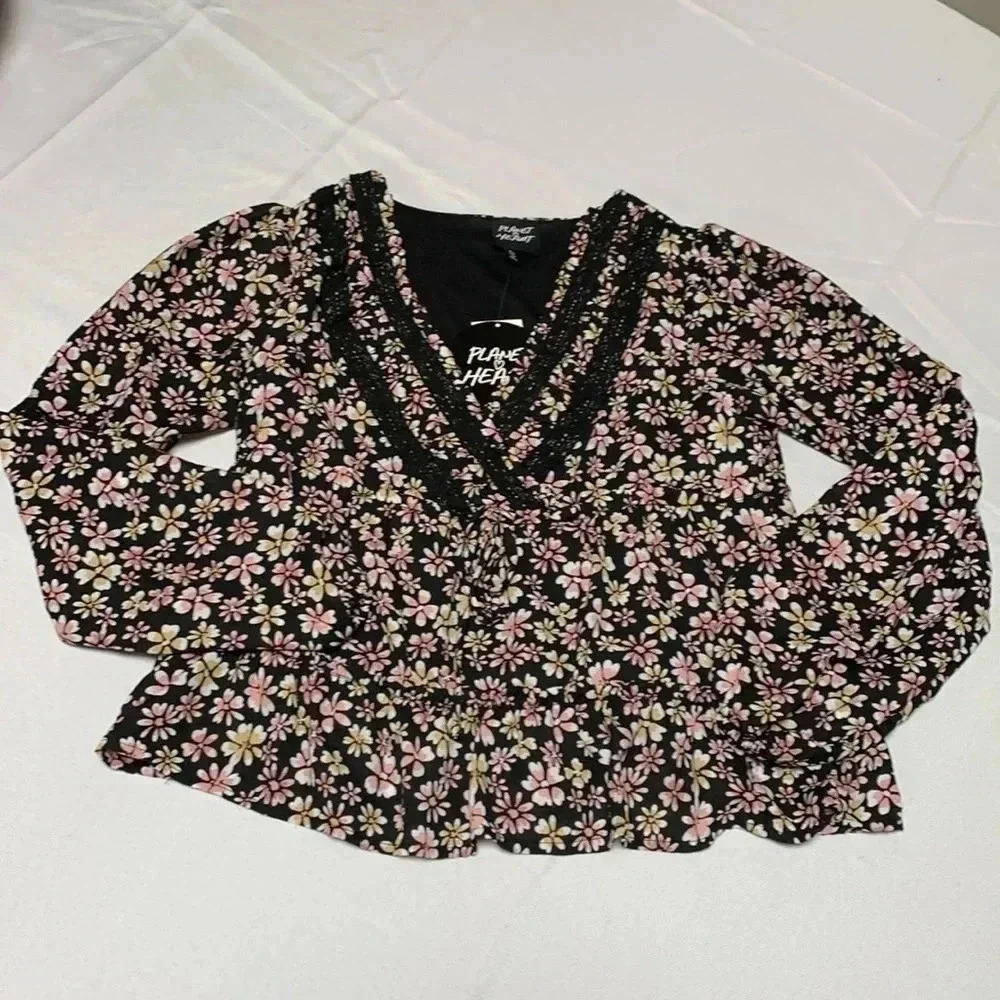 Planet Heart Women’s Shirt, Size XS.